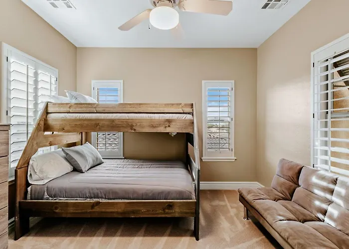Holiday home 6br Gilbert Retreat- Pool, Hot Tub, Game *