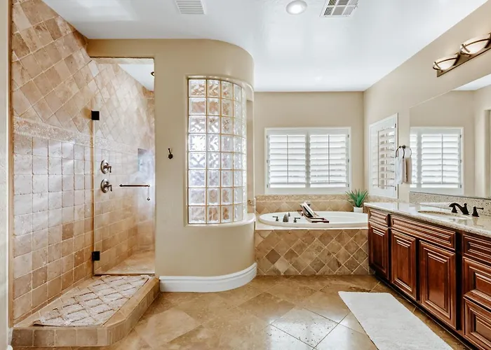 6br Gilbert Retreat- Pool, Hot Tub, Game Holiday home *